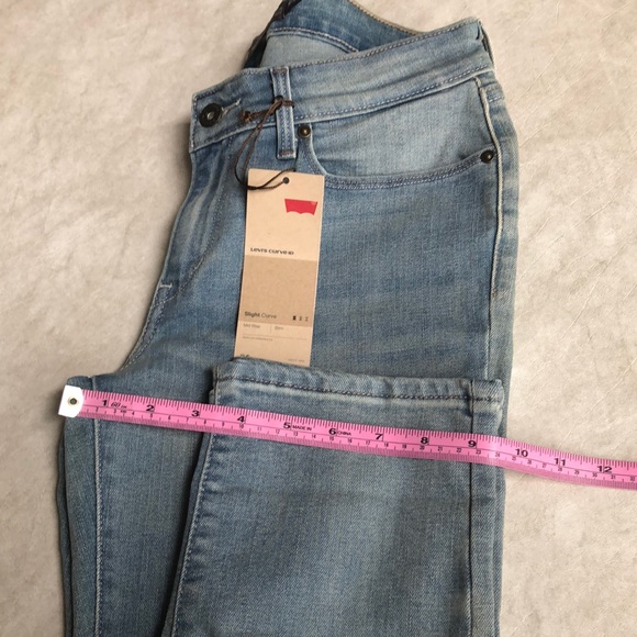 Levi's Woman’s Slight Curve Mid Rise Light Blue Slim Jeans Size 4 27X32 - Picture 7 of 13